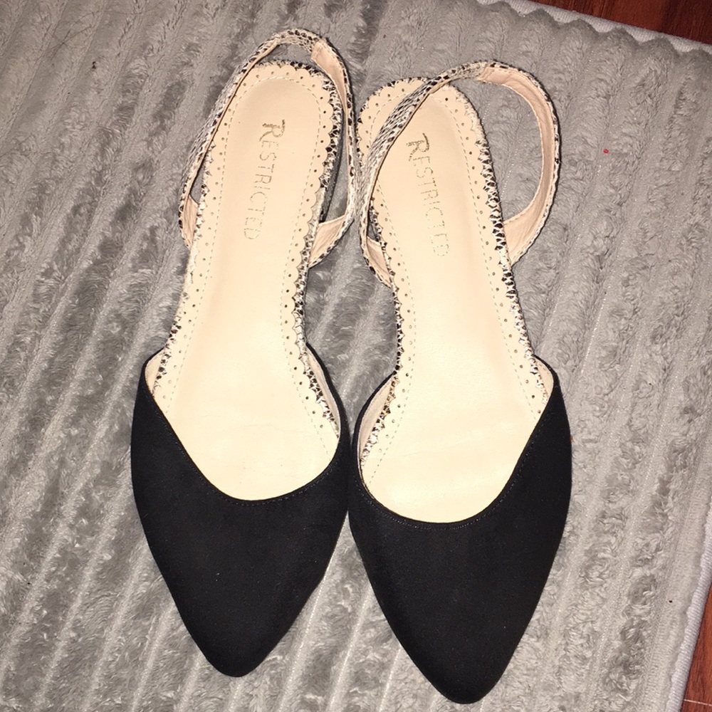 Black/Snakeskin print shoes Womens Size 8!